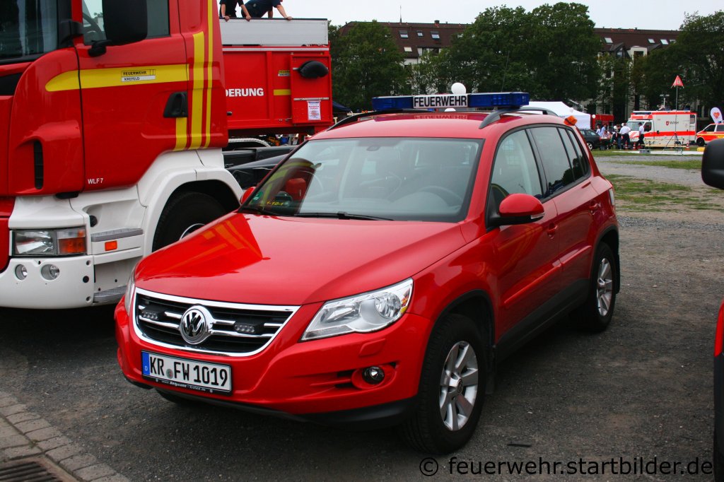 Dieser PKW gehrt zur Feuerwehr Krefeld.
Aufgenommen beim Blaulichtag in Krefeld am 10.7.2011.