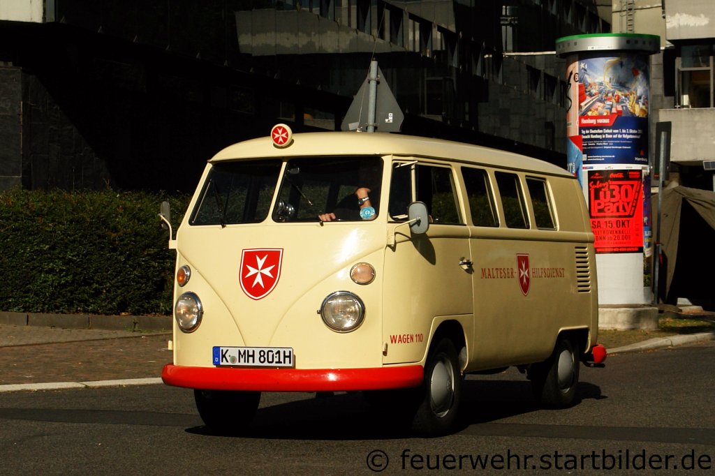 Dieser VW gehrt zur Historischen Sammlung der Malteser.
Aufgenommen beim NRW Tag 2011 in Bonn.