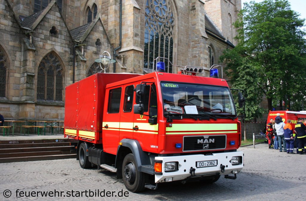 Feuerwehr Dortmund
LKW 11 (Funk:16/74/01).
Aufgenommen beim Stadtfeuerwehrtag in Dortmund am 11.6.2011.
