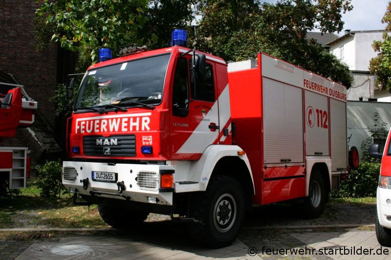 Feuerwehr Duisburg  TLF 20/24 (DU 2655) auf MAN LE 14.280.
Das TLF hat den Funkrufnamen Florian Duisburg 1/21/1.
Aufgenommen im Sommer 2009 in Duisburg.