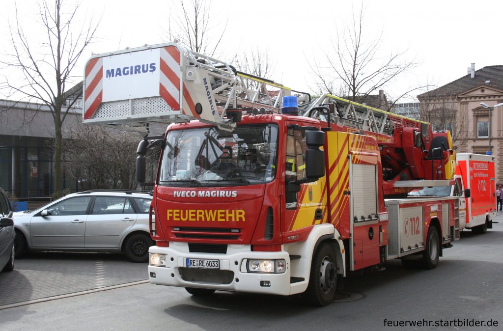 Feuerwehr Recklinghausen
RE RE 6033
DLA K 23/12 CS GL
IVECO Magirus 160E30
Aufgenommen am HBF Recklinghausen, 24.3.2010.