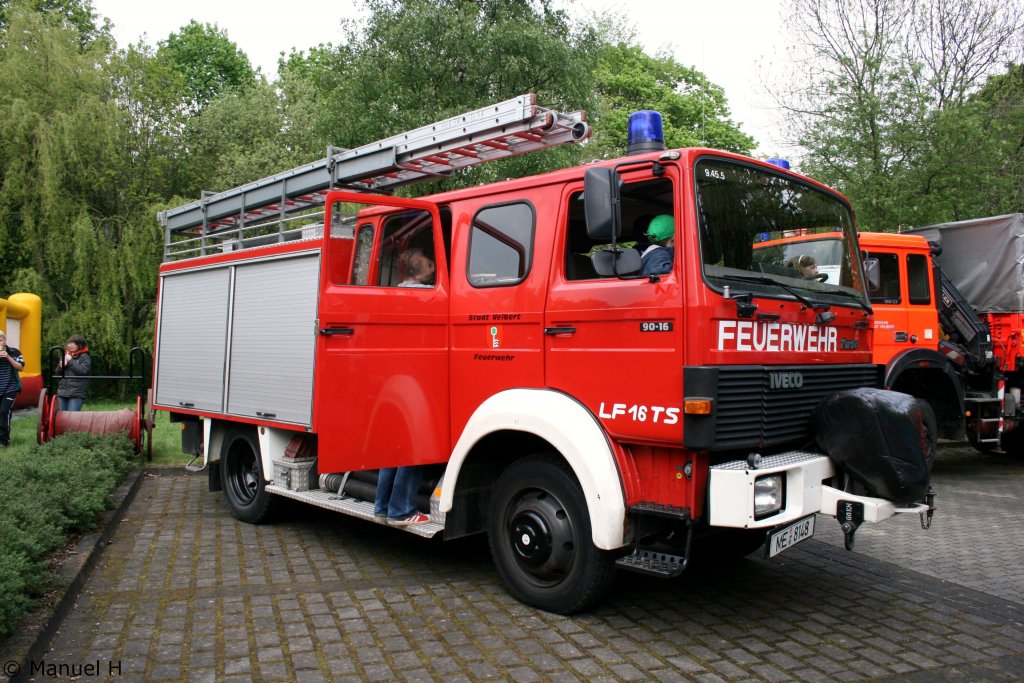 Feuerwehr Velbert
9.45.5
ME 8148
LF 16TS
IVECO 90-16
Aufgenommen beim Tag der Offenen Tr der Feuerwehr Velbert Neviges am 8.5.2010.

