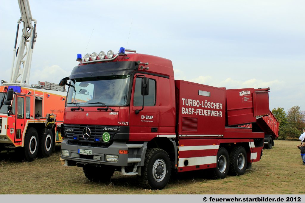 Florian BASF 1/79/2 der Werkfeuerwehr BASF aus Ludwigshafen.
Aufgenommen beim Jubilum 50 Jahre LFV-Rheinland-Pfalz in Mainz,6.10.2012.
