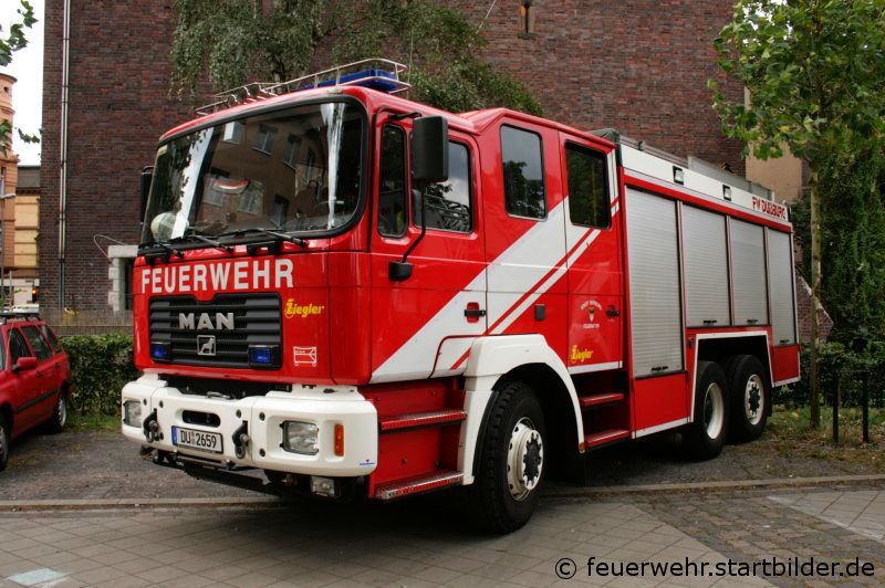 HLF 28/40 (DU 2659) auf MAN.
Aufgenommen im Sommer 2009 in Duisburg.