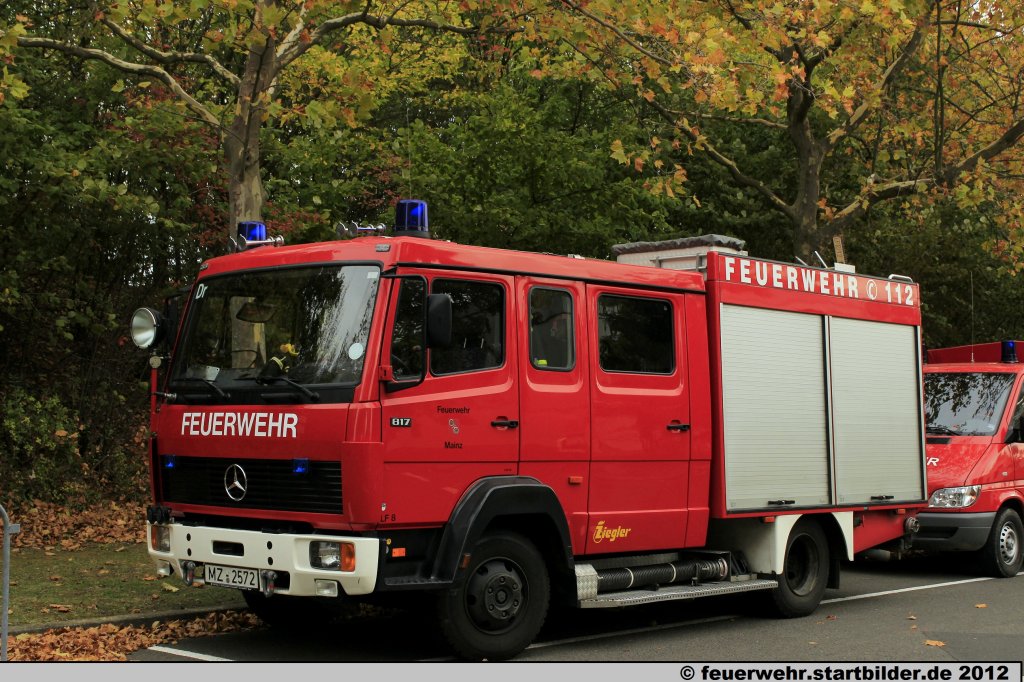 LF 8 (MZ 2572) der Feuerwehr Mainz.
Aufgenommen beim Jubilum 50 Jahre LFV-Rheinland-Pfalz in Mainz,6.10.2012.
