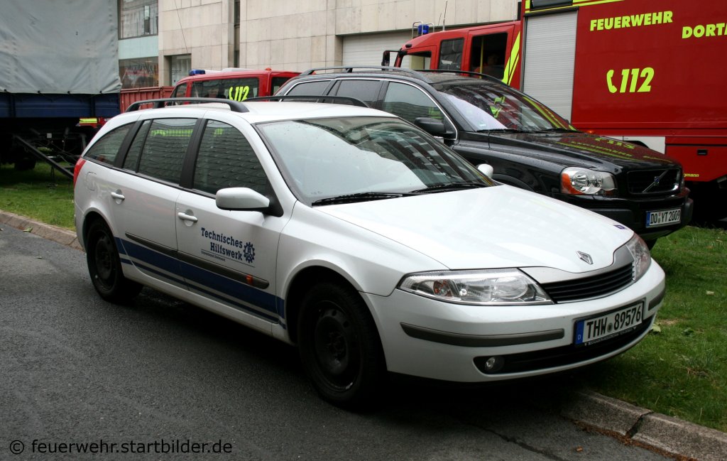 THW Dortmund
THW 89576
Renault
Aufgenommen beim Stadtfeuerwehrtag in der Dortmunder Innenstadt am 12.6.2010.