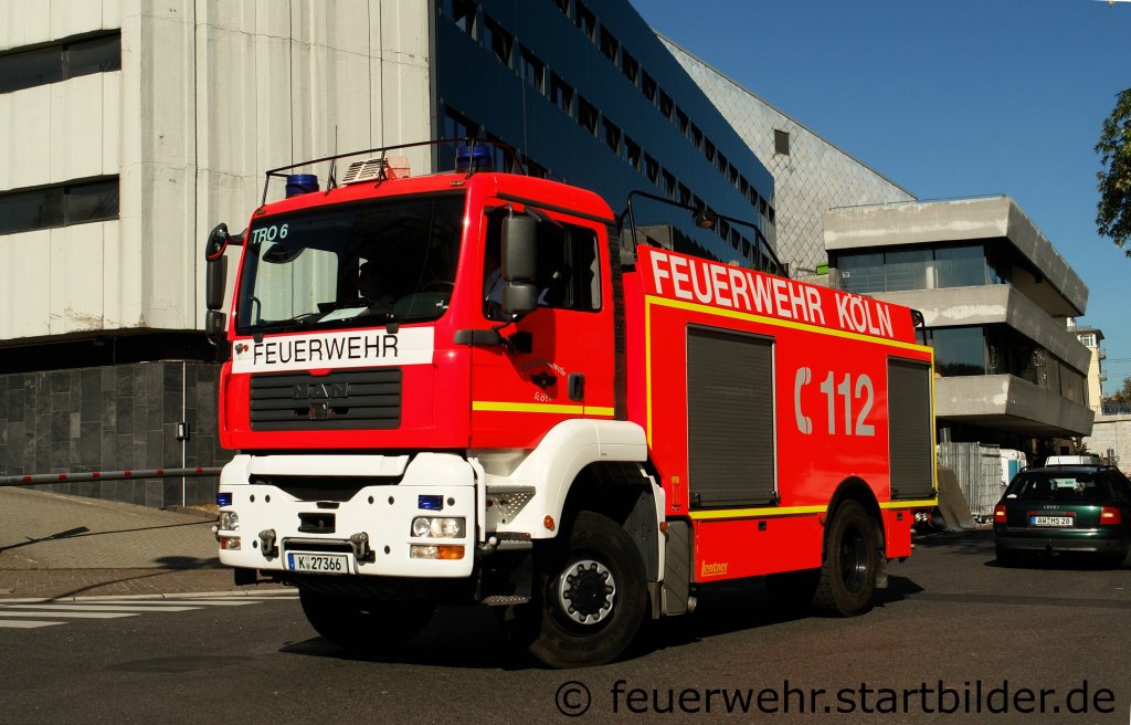 TroTLF 6 (K 27366) von der Feuerwehr Kln.
Aufgenommen beim NRW Tag 2011 in Bonn.