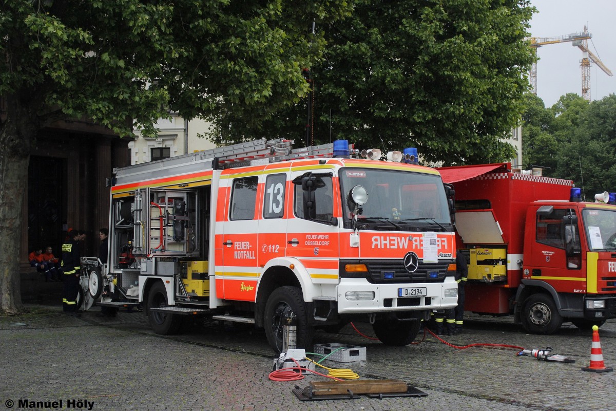 LF 16/12 (13-HLF20-01).
Das Fahrzeug ist bei der FF Düsseldorf Kalkum Stationiert.