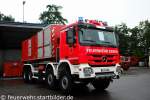 Das ist der neue WLF 13/01 der Feuerwehr Essen.
Beladen ist er mit dem AB Hytrans Fire System.
Aufgenommen beim Tag der Offenen Tr der Feuerwache 1 in Essen, 10-11.9.2011.