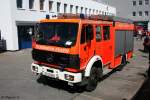 Essen Feuerwehr Essen 
2/27
E 20001
LF 16/12H
Daimler Benz DB 1224AF
Das Fahrzeug ist auf der Feuerwache 1 als Reservefahrzeug stationiert.
Aufgenommen beim Tag der offenen T�r der Feuerwehr Essen am 4.9.2010.