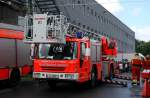 Essen Feuerwehr Essen
Florian Essen 1/33/1
3/3
E 2272
DLK 23/12
Magierus FF 150 E 28
Das Bild habe ich beim Tag der offenen T�r der Feuerwehr Essen am 4.9.2010 gemacht.

