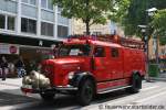 Dieses LF 16 TS auf MB konnte ich beim Feuerwehrtag in der Bochumer City am 28.5.2011 aufnehmen.