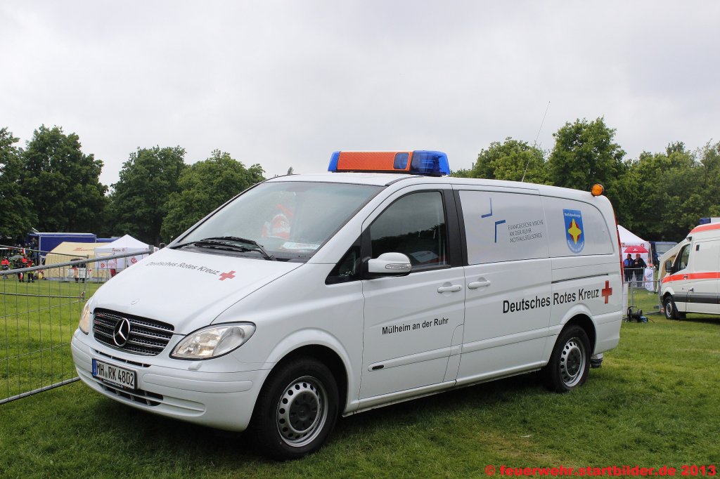 Das ist das Fahrzeug der Mülheimer Notfallseelsorge des DRK.
Aufgenommen beim Tag der Hilfsorganisationen am 26.5.2013 in Mülheim.
