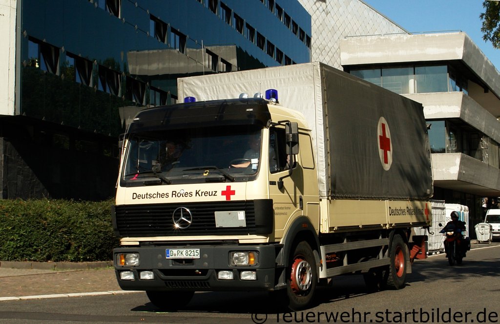 Dieser Logistik LKW kommt vom DRK aus Dsseldorf.
Aufgenommen beim NRW Tag 2011 in Bonn.