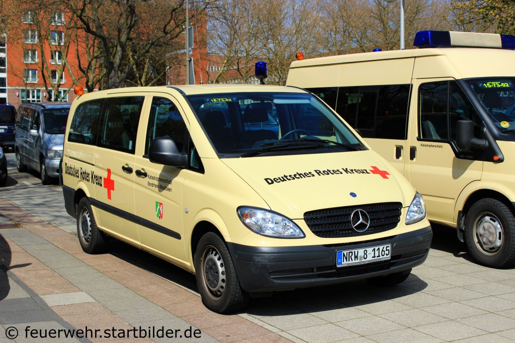 DRK Dortmund (18/73/02).
Das Fahrzeug ist für die Soziale Betreuung Ausgerüstet.
