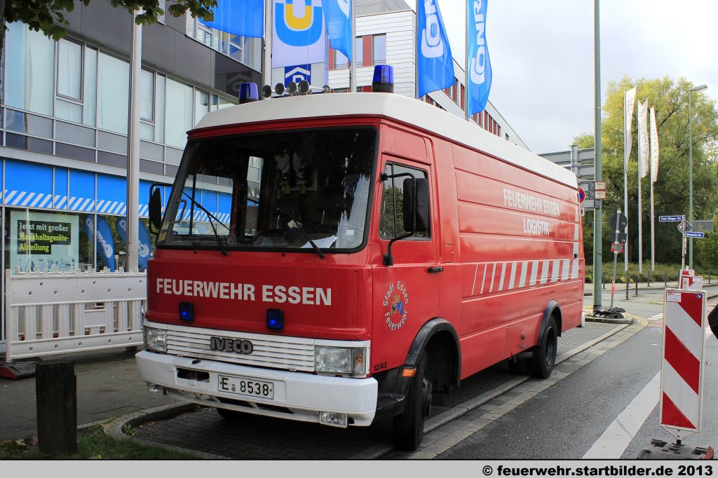 GW-Logistikfahrzeug 12/43 der Feuerwehr Essen.
Aufgenommen am 4.10.2012 in Essen.