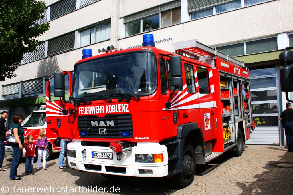 HLF der Feuerwehr Koblenz mit Schmitz Aufbau.
Aufgenommen beim Tag der Offenen Tür der Fw Koblenz, 28.8.2011. 