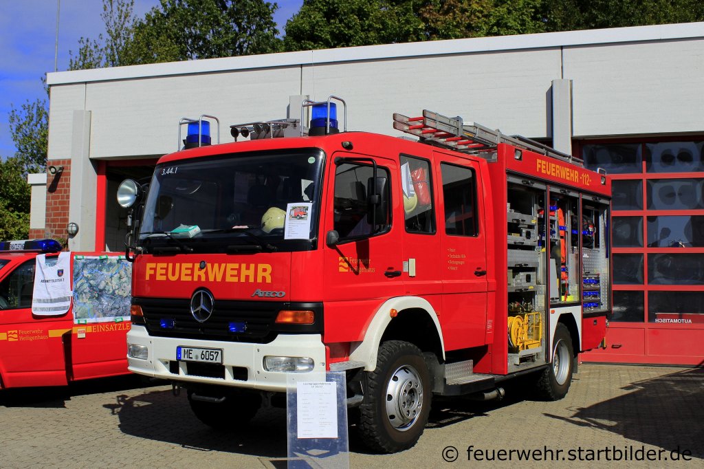 LF 16/12 (Florian Heiligenhaus 3/44/1) der Feuerwehr Heiligenhaus.
Aufgenommen am 8.9.2012.