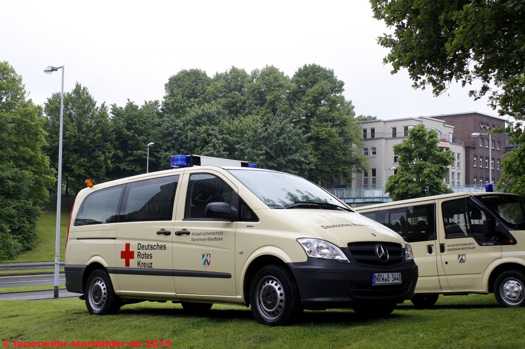 MTW (NRW 8-3448) des DRK Mlheim/Ruhr.
Aufgenommen beim Tag der Hilfsorganisationen am 26.5.2013 in Mlheim.