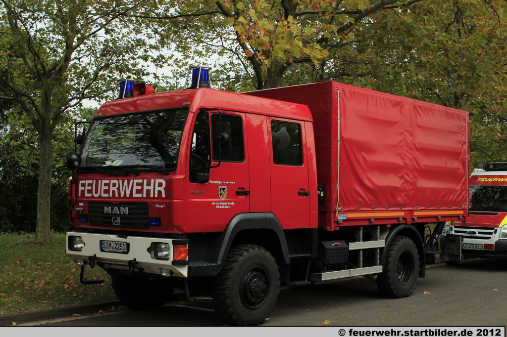MZF (Florian Rheinbllen 75) der Feuerwehr Rheinbllen.
Aufgenommen beim Jubilum 50 Jahre LFV-Rheinland-Pfalz in Mainz,6.10.2012.