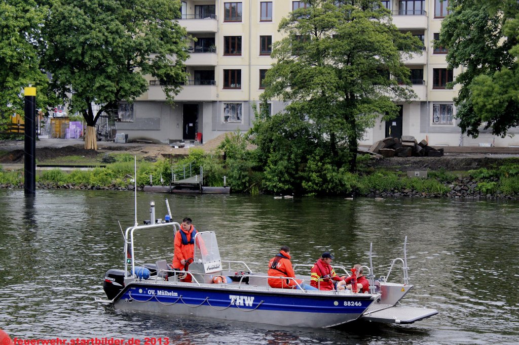 Rettungsboot 88426 des THW Mlheim/Ruhr.
Aufgenommen beim Tag der Hilfsorganisationen am 26.5.2013 in Mlheim.