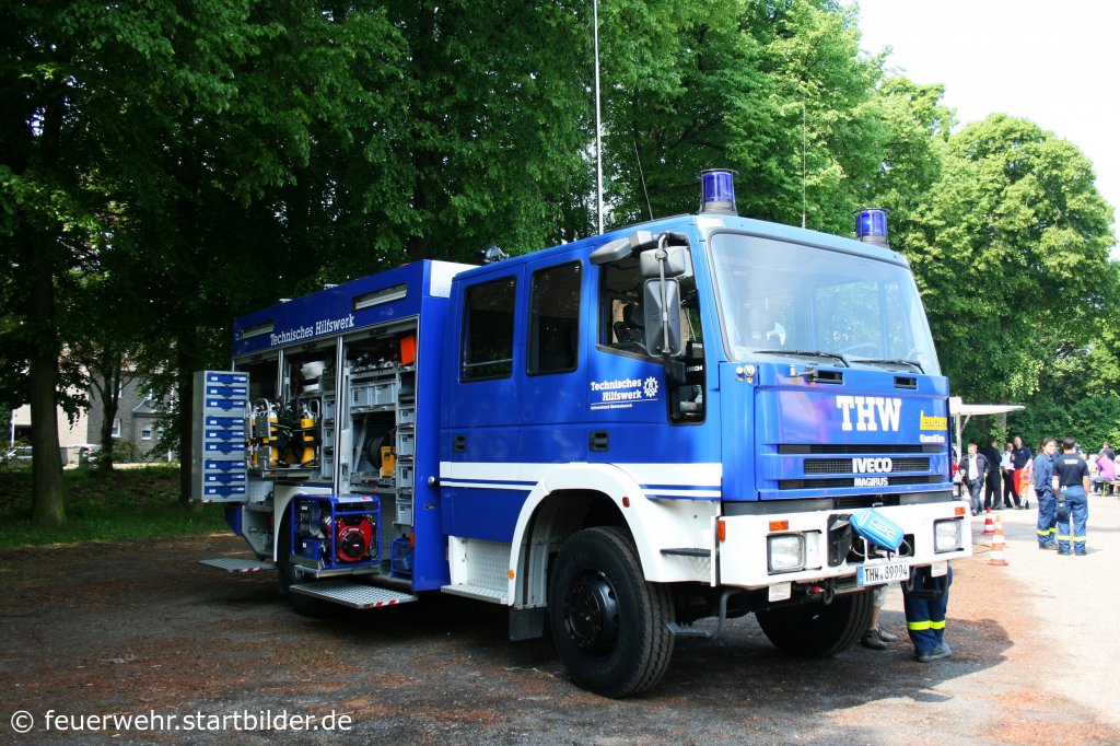THW Grevenbroich (THW 89994) auf Iveco Magirus mit Lentner Aufbau.
Aufgenommen in Grevenbroich am 30.4.2011.