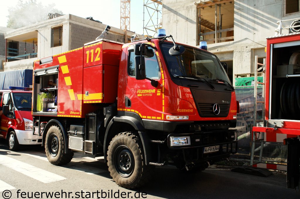 TLF 10/18 der Feuerwehr Wuppertal Langerfeld.
Das TLF wurde extra zur Waldbrandbekmpfung beschafft.
Aufgenommen beim NRW Tag 2011 in Bonn.