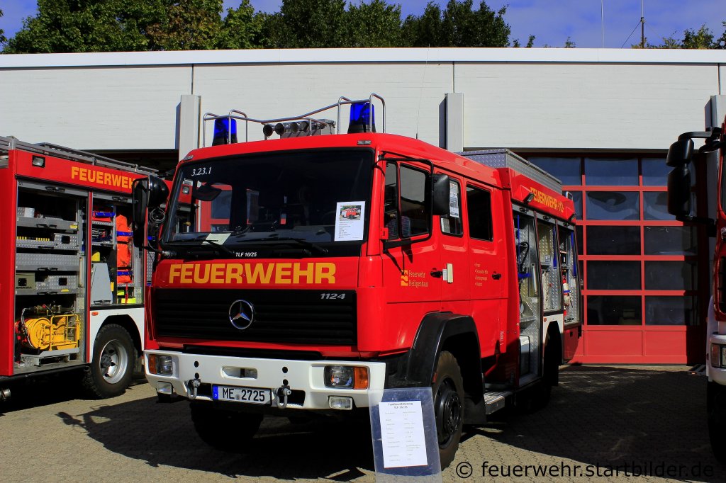 TLF 16/25 Florian Heiligenhaus 3/23/1) der Feuerwehr Heiligenhaus.
Aufgenommen am 8.9.2012.