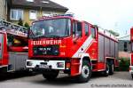 Zu denn größten Löschfahrzeugen in Duisburg gehört dieses HLF 28/40 (DU 2664) (Funk: 7/40/1) auf MAN FE 410 A.
Aufgenommen beim Tag der Offenen Tür der Feuerwehr Duisburg Huckingen am 15.5.2010.